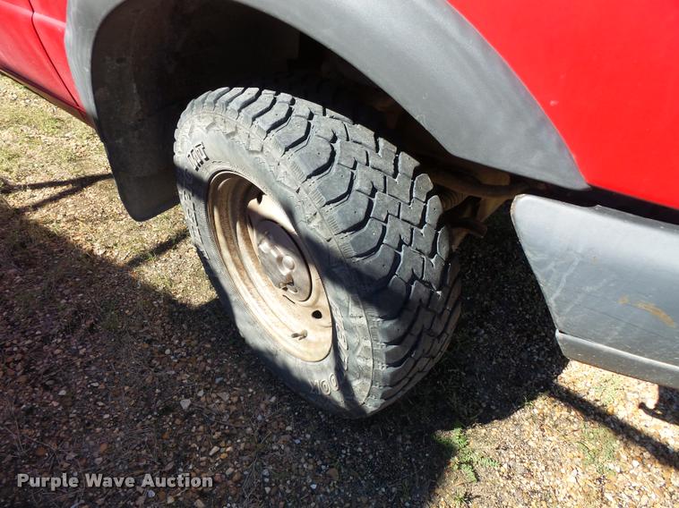 image for item BS9762 2000 Ford Ranger SuperCab pickup truck