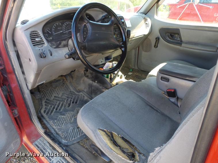 image for item BS9762 2000 Ford Ranger SuperCab pickup truck