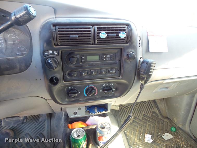 image for item BS9762 2000 Ford Ranger SuperCab pickup truck