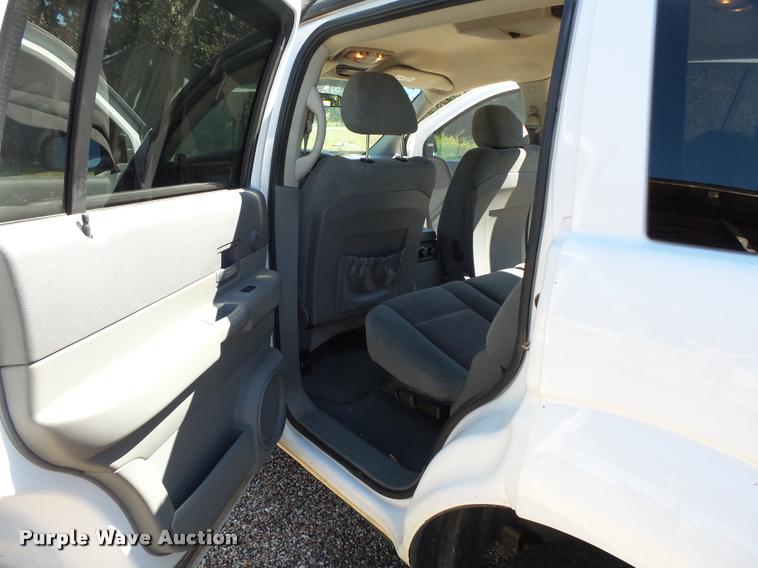 image for item BS9765 2005 Dodge Durango SUV