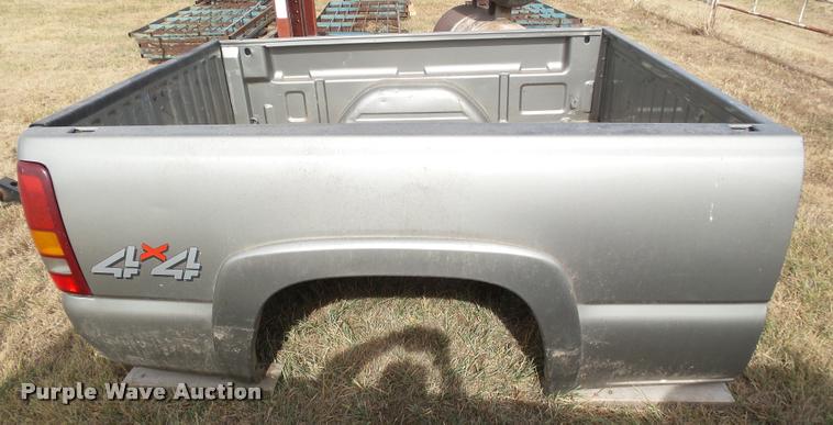 image for item BY9639 GMC Sierra 2003 GMC pickup truck bed