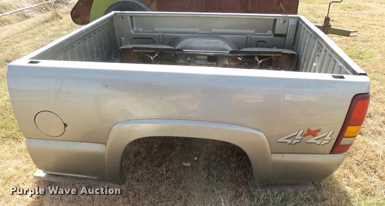 image for item BY9639 GMC Sierra 2003 GMC pickup truck bed