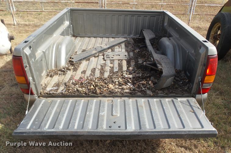 image for item BY9639 GMC Sierra 2003 GMC pickup truck bed