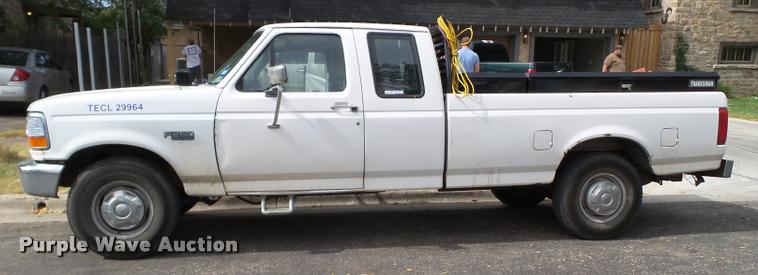 image for item BZ9222 1997 Ford F250 SuperCab pickup truck