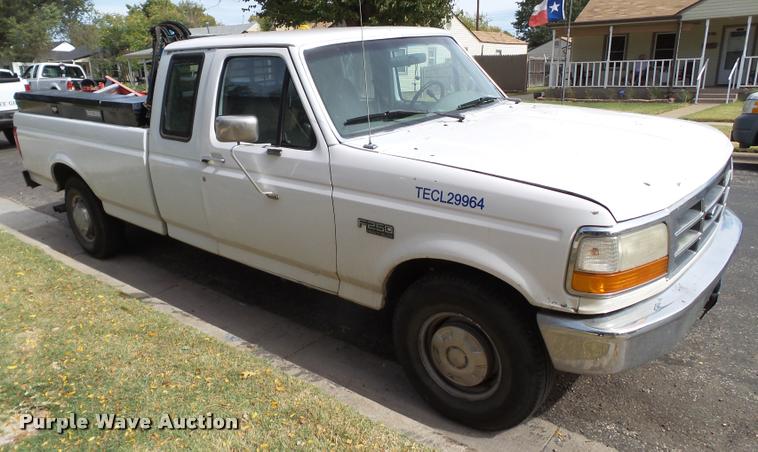 image for item BZ9222 1997 Ford F250 SuperCab pickup truck