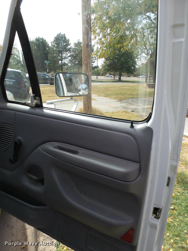 image for item BZ9222 1997 Ford F250 SuperCab pickup truck