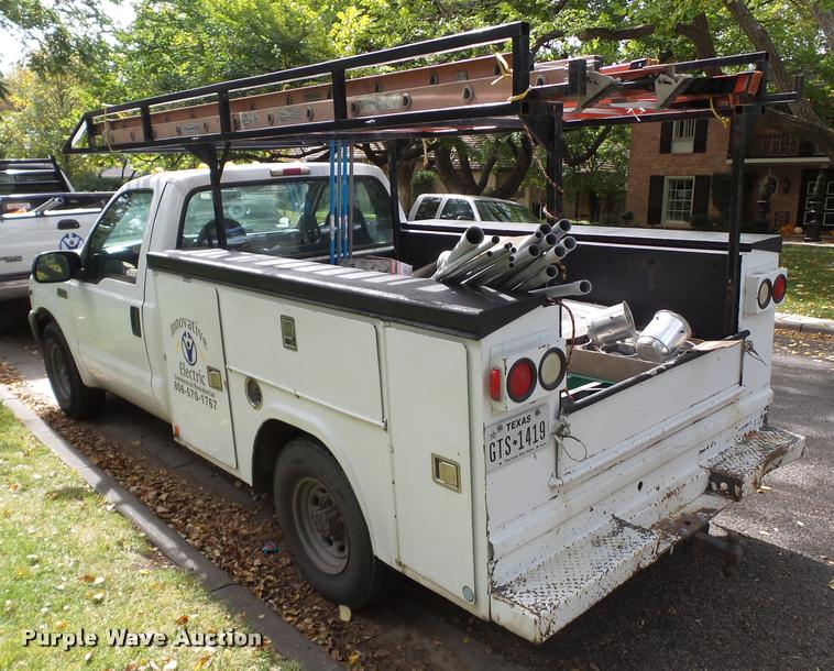 image for item BZ9223 2000 Ford F250 Super Duty utility truck