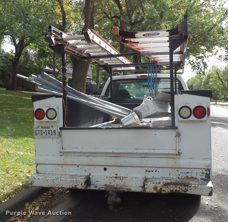 image for item BZ9223 2000 Ford F250 Super Duty utility truck