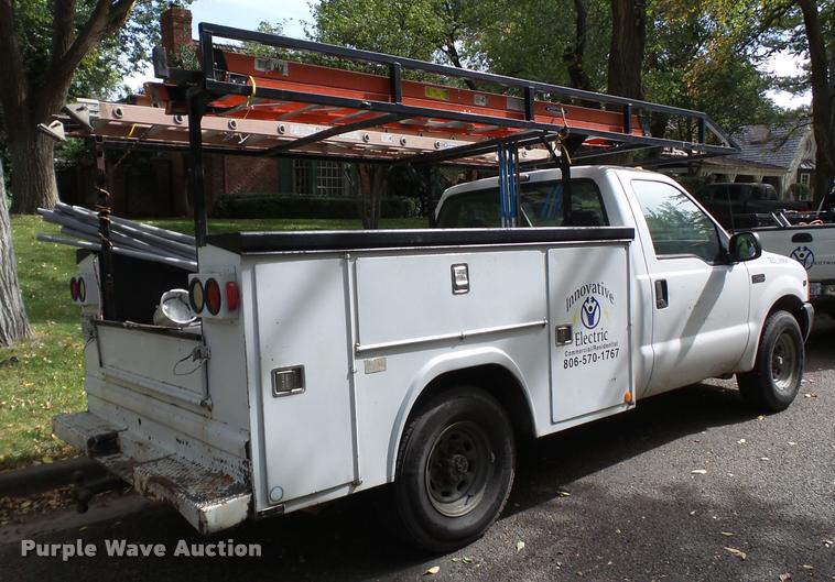 image for item BZ9223 2000 Ford F250 Super Duty utility truck