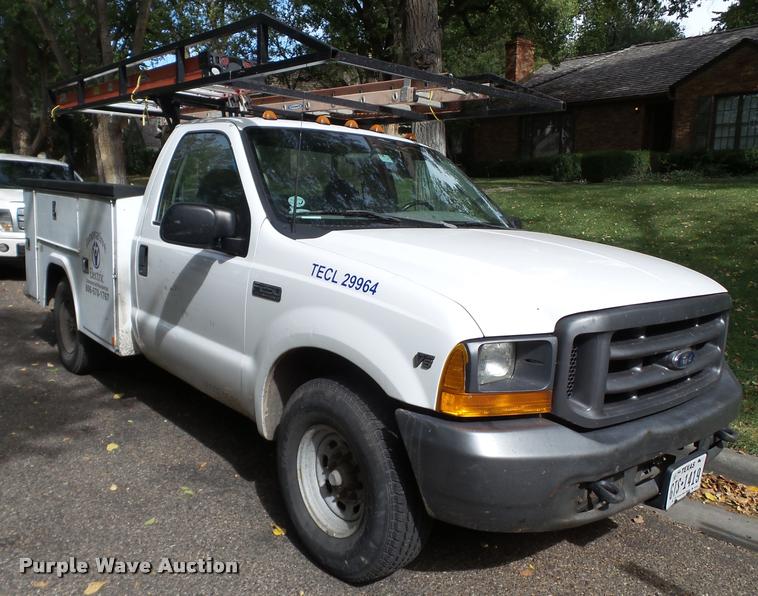 image for item BZ9223 2000 Ford F250 Super Duty utility truck