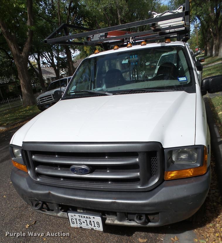 image for item BZ9223 2000 Ford F250 Super Duty utility truck