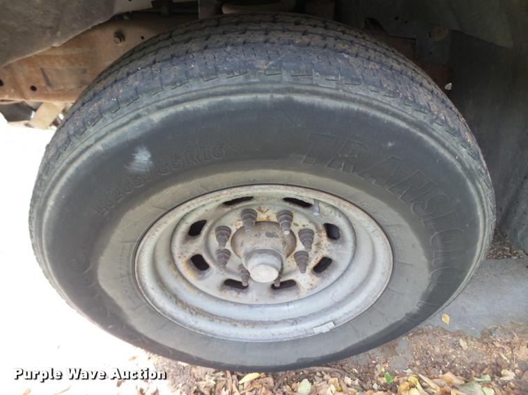 image for item BZ9223 2000 Ford F250 Super Duty utility truck