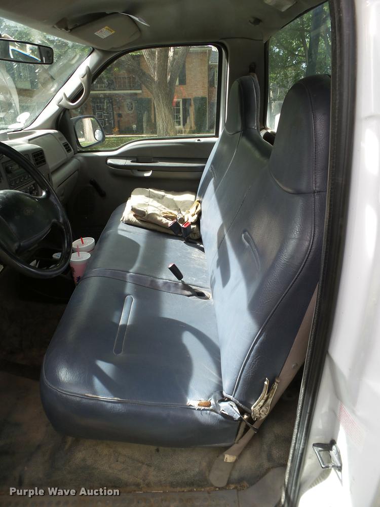 image for item BZ9223 2000 Ford F250 Super Duty utility truck