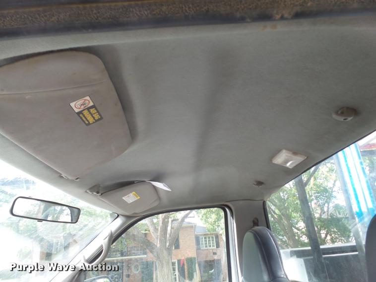 image for item BZ9223 2000 Ford F250 Super Duty utility truck