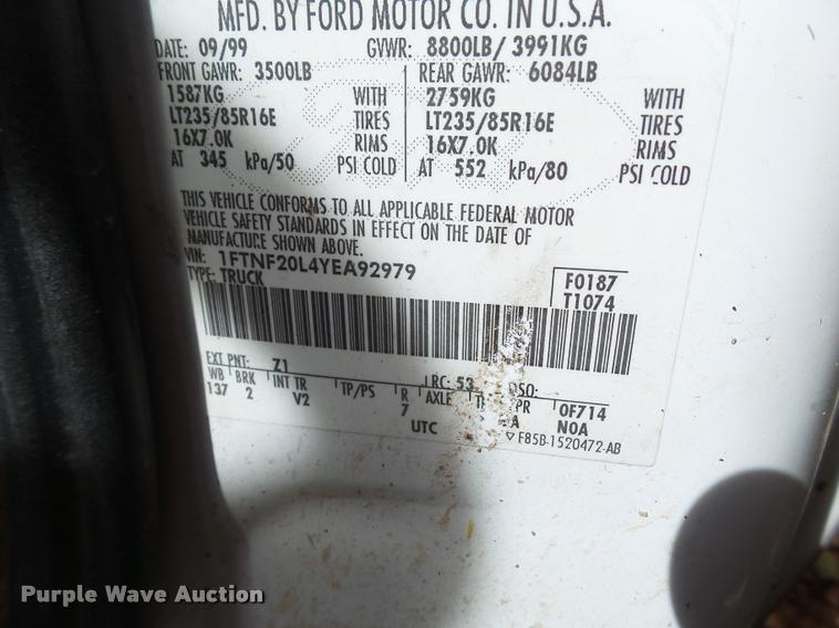 image for item BZ9223 2000 Ford F250 Super Duty utility truck