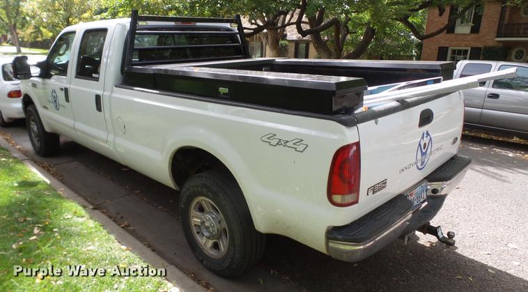 image for item BZ9224 2006 Ford F350 Super Duty Crew Cab pickup truck