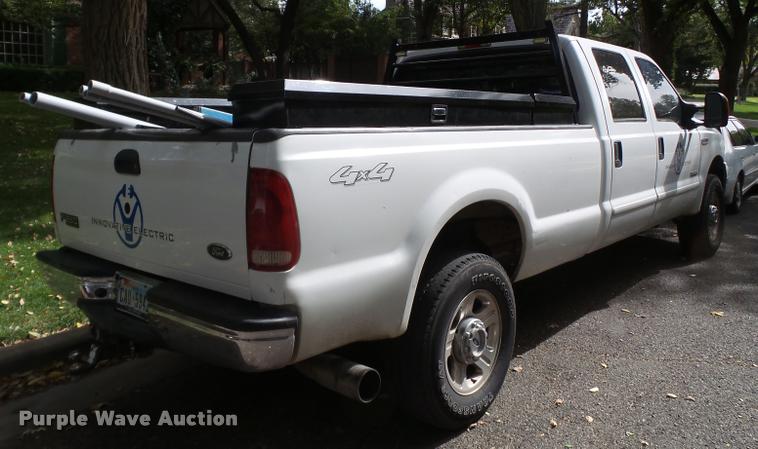 image for item BZ9224 2006 Ford F350 Super Duty Crew Cab pickup truck