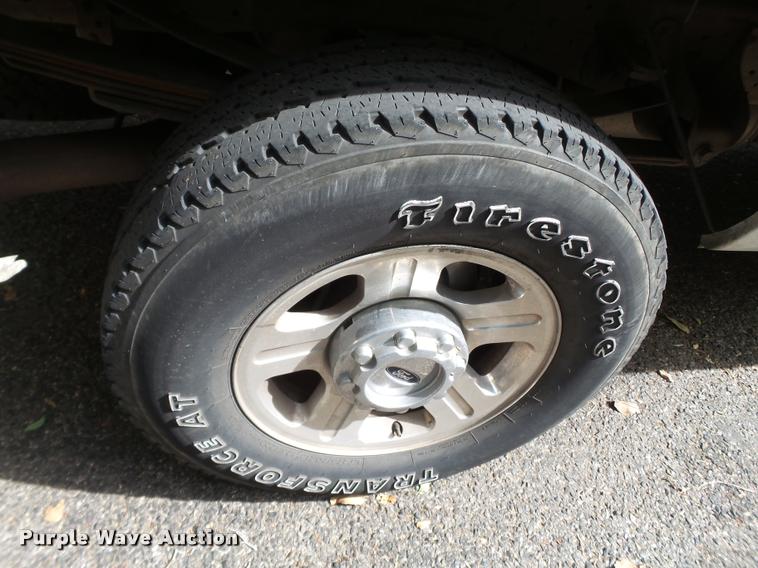 image for item BZ9224 2006 Ford F350 Super Duty Crew Cab pickup truck