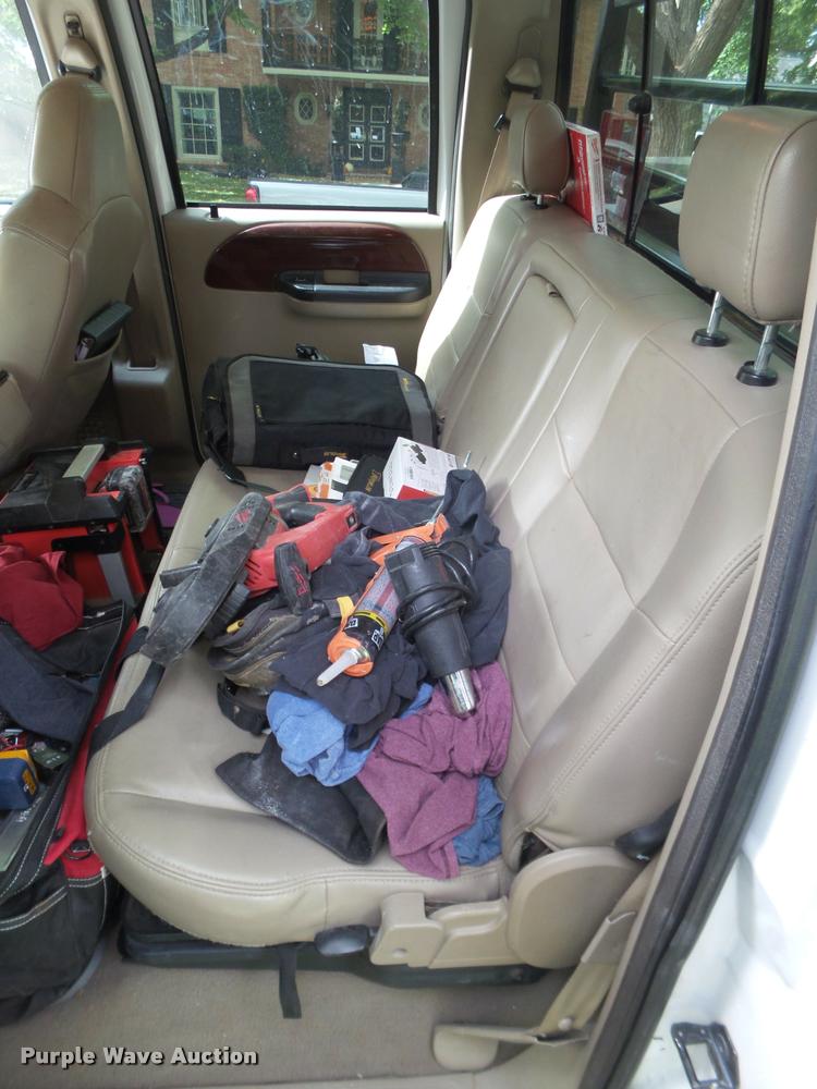 image for item BZ9224 2006 Ford F350 Super Duty Crew Cab pickup truck