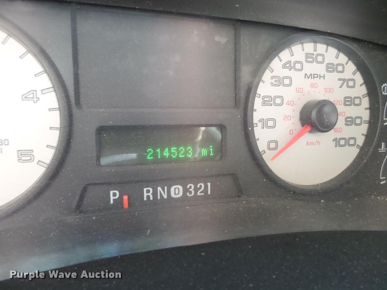 image for item BZ9224 2006 Ford F350 Super Duty Crew Cab pickup truck