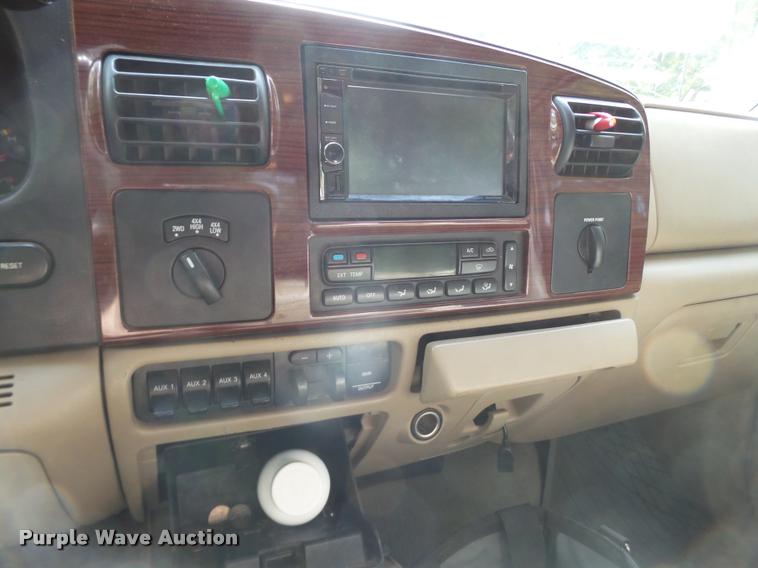 image for item BZ9224 2006 Ford F350 Super Duty Crew Cab pickup truck