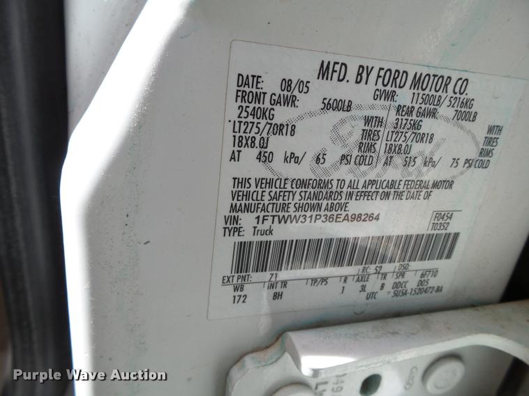 image for item BZ9224 2006 Ford F350 Super Duty Crew Cab pickup truck