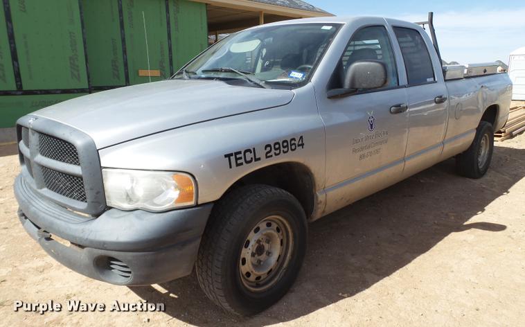 image for item BZ9225 2004 Dodge Ram 1500 Quad Cab pickup truck