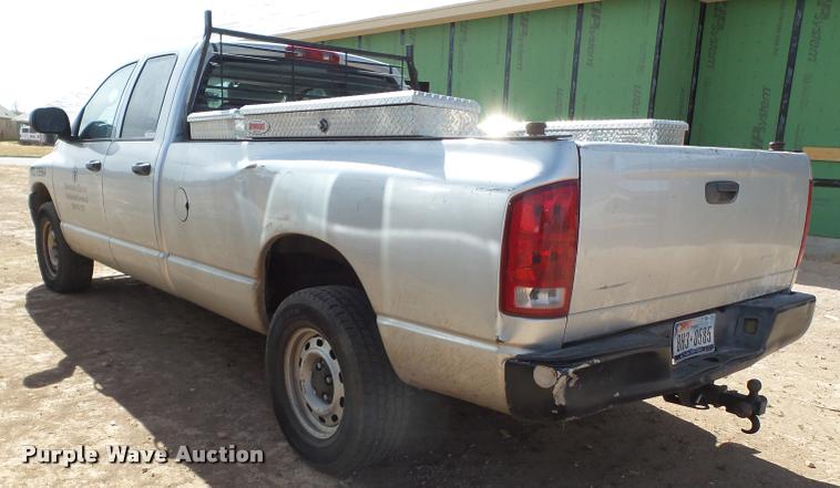 image for item BZ9225 2004 Dodge Ram 1500 Quad Cab pickup truck