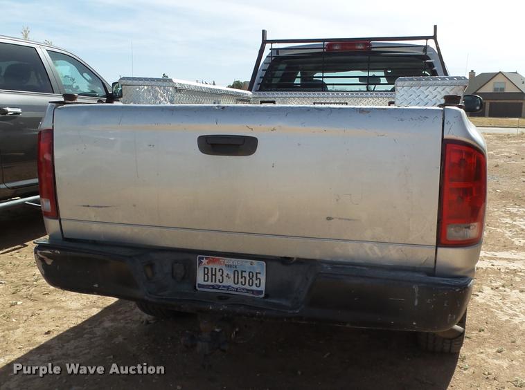 image for item BZ9225 2004 Dodge Ram 1500 Quad Cab pickup truck