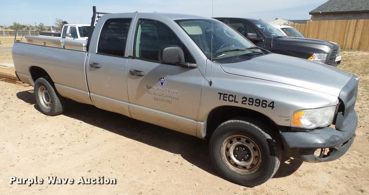 image for item BZ9225 2004 Dodge Ram 1500 Quad Cab pickup truck