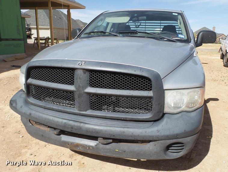 image for item BZ9225 2004 Dodge Ram 1500 Quad Cab pickup truck