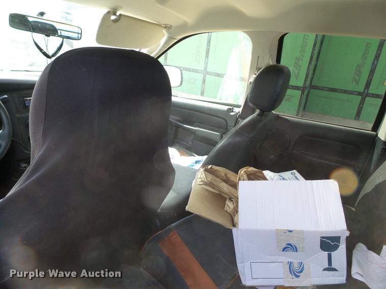 image for item BZ9225 2004 Dodge Ram 1500 Quad Cab pickup truck