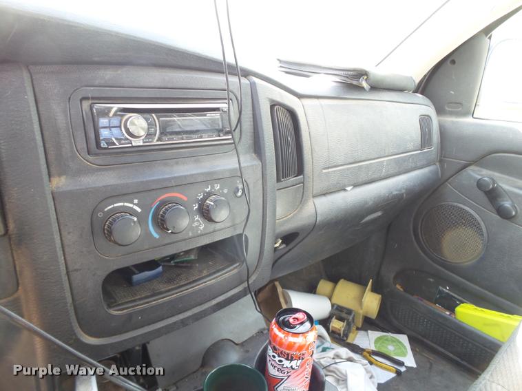 image for item BZ9225 2004 Dodge Ram 1500 Quad Cab pickup truck