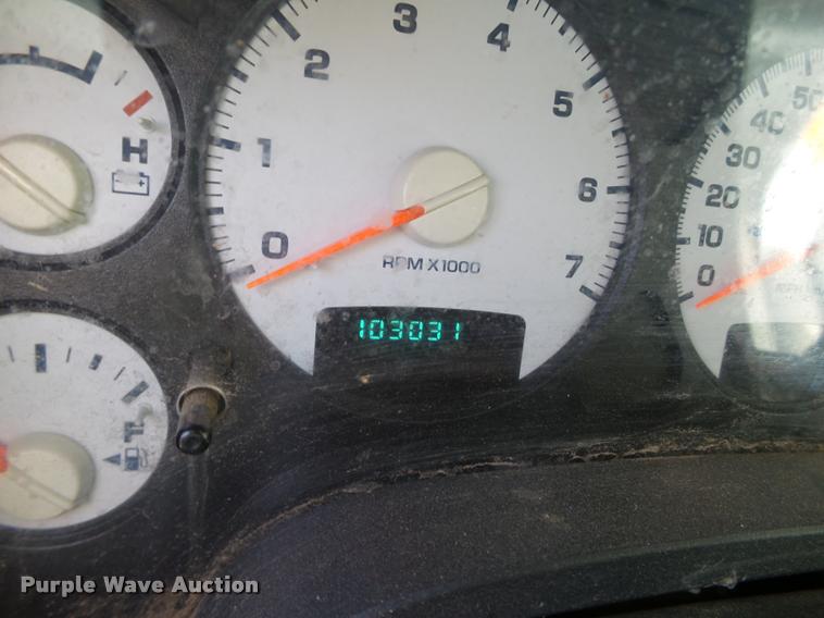 image for item BZ9225 2004 Dodge Ram 1500 Quad Cab pickup truck