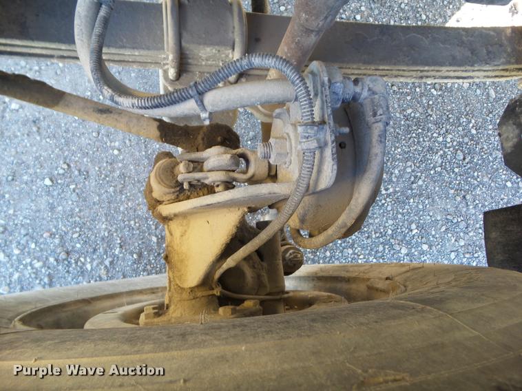 image for item BZ9939 2000 Chevrolet C7500 flatbed truck