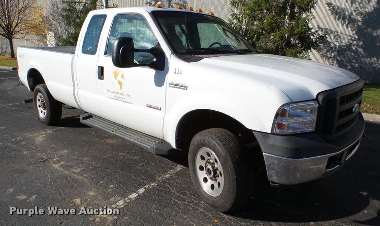 image for item DA2971 2006 Ford F350 Super Duty SuperCab pickup truck