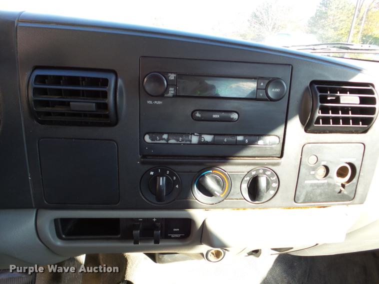 image for item DA2971 2006 Ford F350 Super Duty SuperCab pickup truck