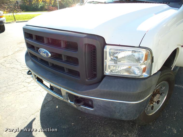 image for item DA2971 2006 Ford F350 Super Duty SuperCab pickup truck