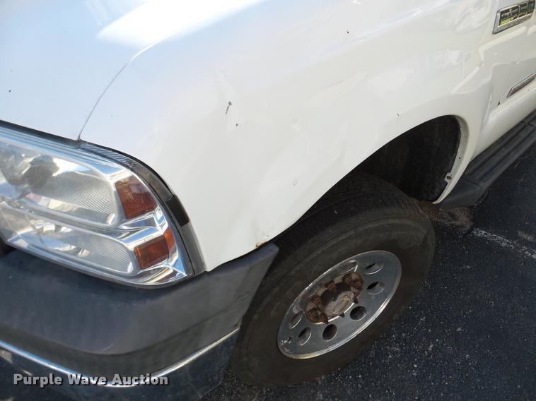 image for item DA2971 2006 Ford F350 Super Duty SuperCab pickup truck