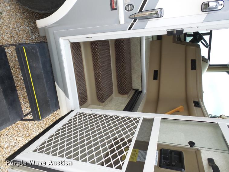 image for item DA3761 2004 National RV Tropical Sterling Edition RV