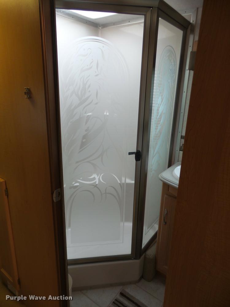 image for item DA3761 2004 National RV Tropical Sterling Edition RV