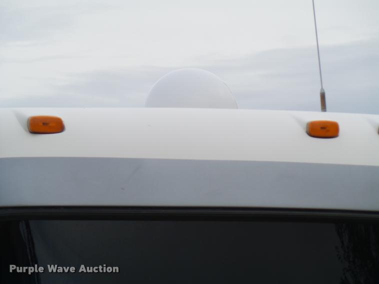 image for item DA3761 2004 National RV Tropical Sterling Edition RV