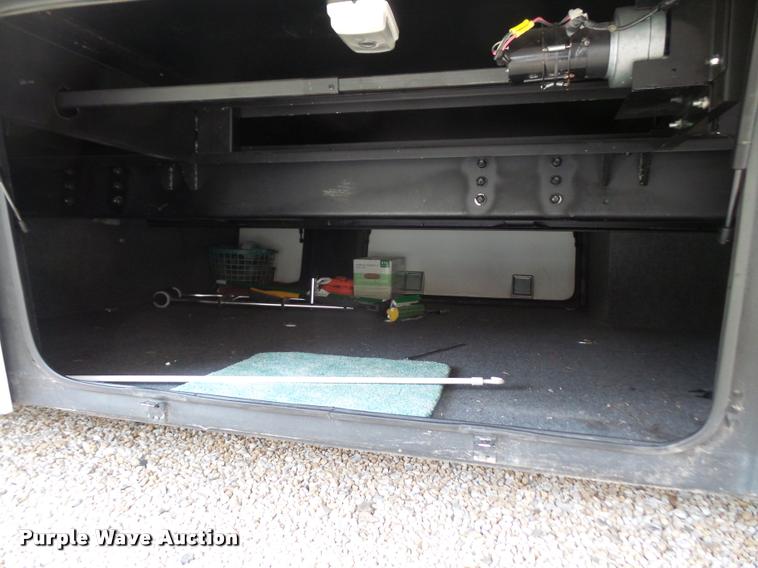 image for item DA3761 2004 National RV Tropical Sterling Edition RV