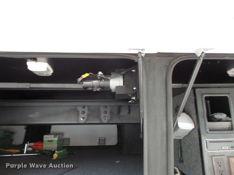 image for item DA3761 2004 National RV Tropical Sterling Edition RV