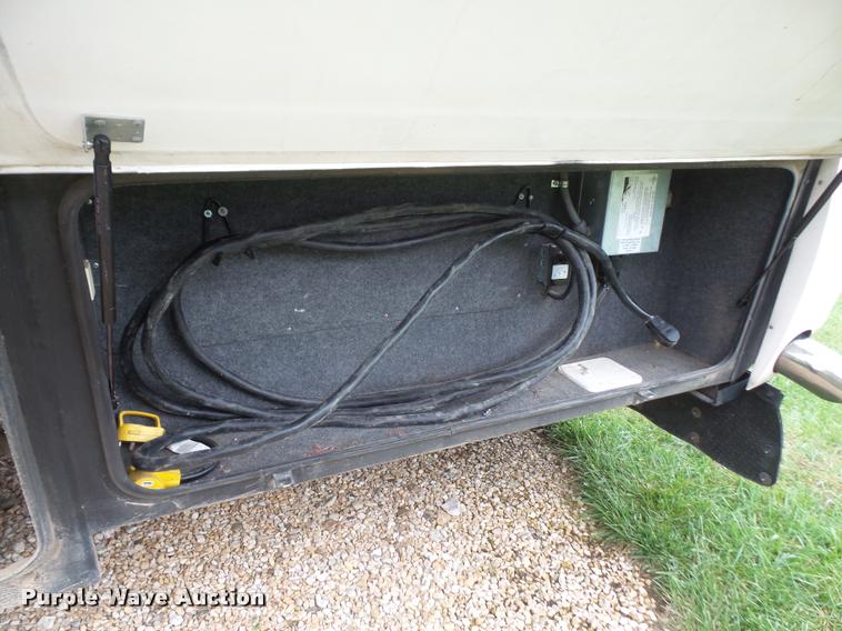 image for item DA3761 2004 National RV Tropical Sterling Edition RV