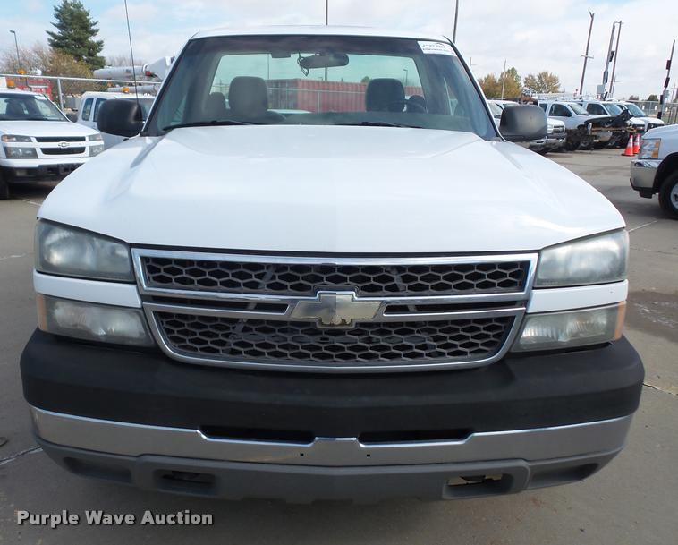 image for item DA3790 2005 Chevrolet Silverado 2500HD pickup truck