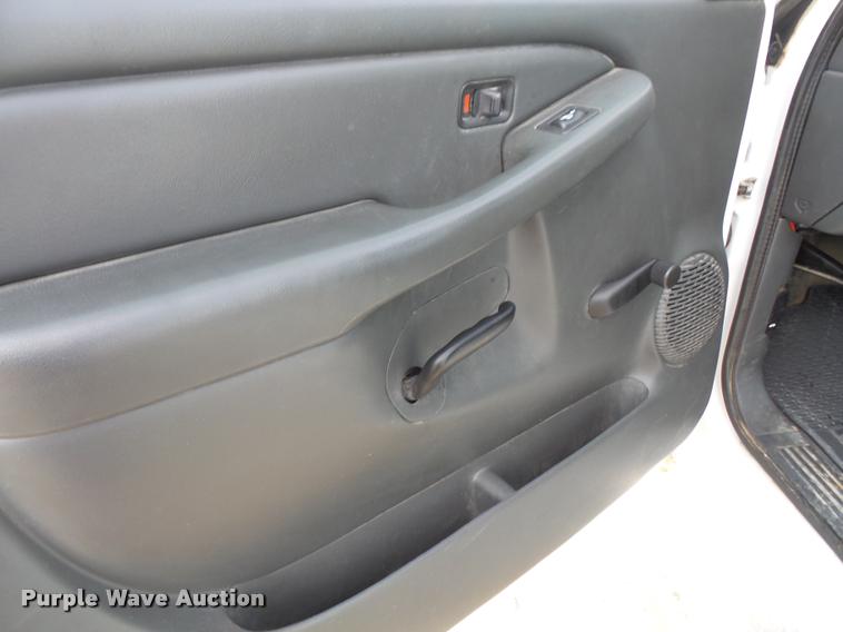 image for item DA3790 2005 Chevrolet Silverado 2500HD pickup truck