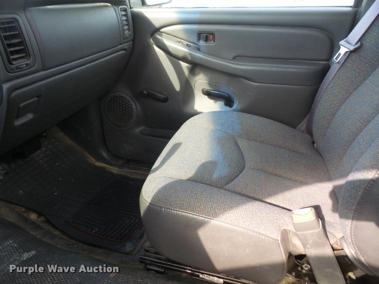 image for item DA3790 2005 Chevrolet Silverado 2500HD pickup truck