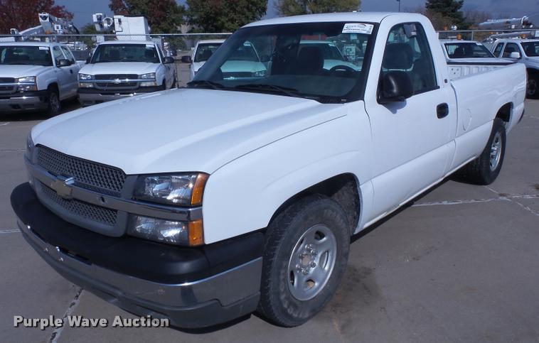 image for item DA3793 2004 Chevrolet Silverado 1500 pickup truck
