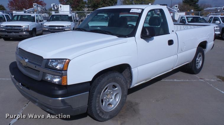 image for item DA3793 2004 Chevrolet Silverado 1500 pickup truck